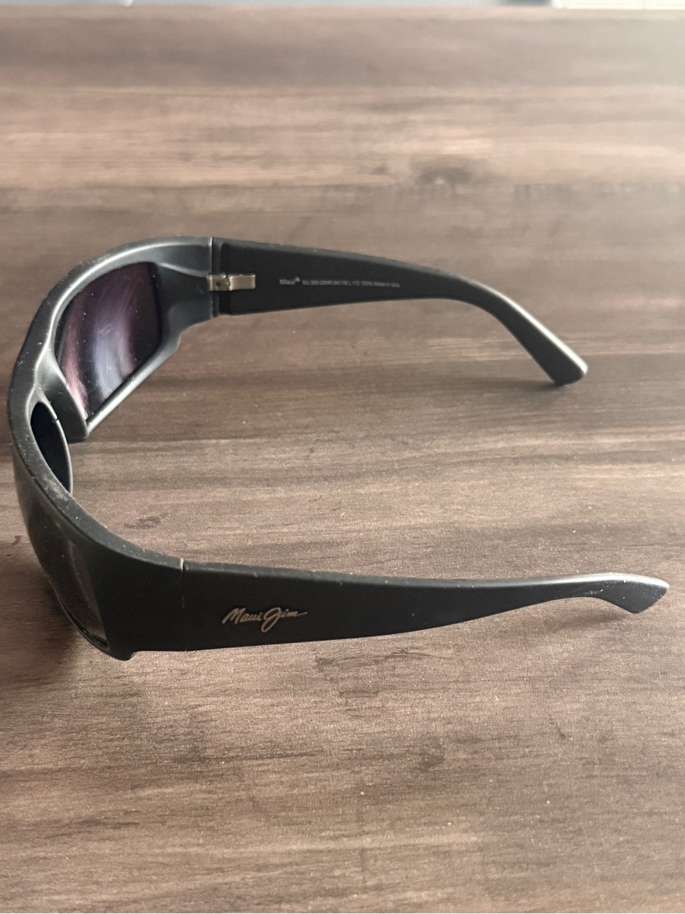 Maui Jim World Cup sunglasses matte black rubber frame and polarized grey lenses - Picture 3 of 4